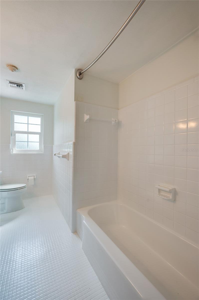 835 John Anderson Dr Property Photo 31