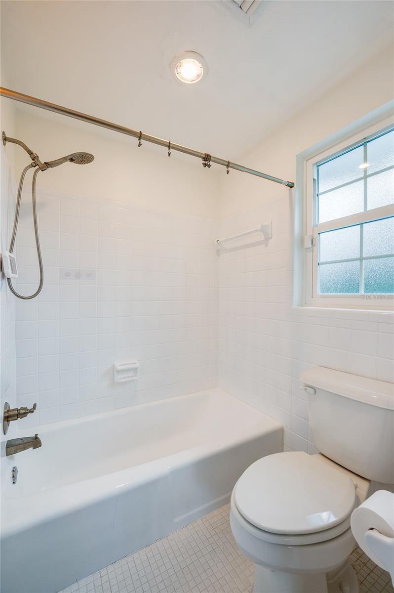 835 John Anderson Dr Property Photo 35