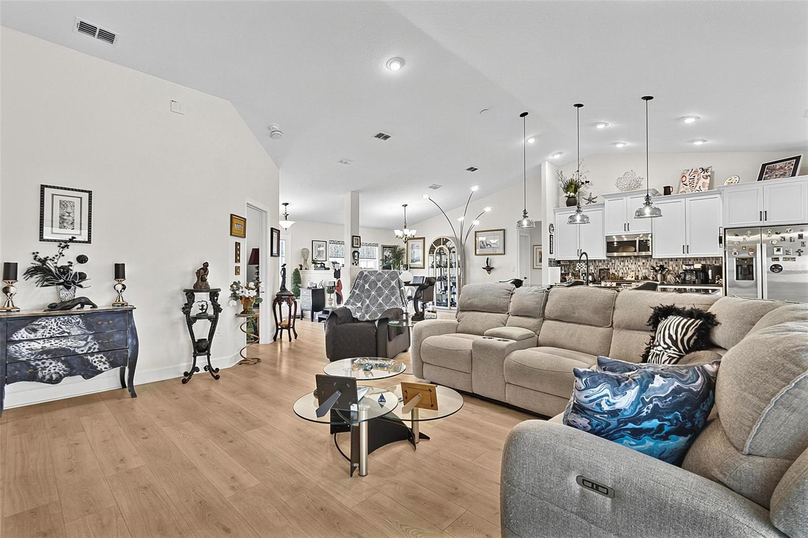 21 Wood Clift Ln Property Photo 12