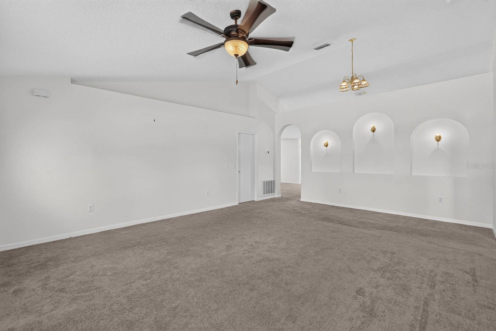 99 Pickering Dr Property Photo 11