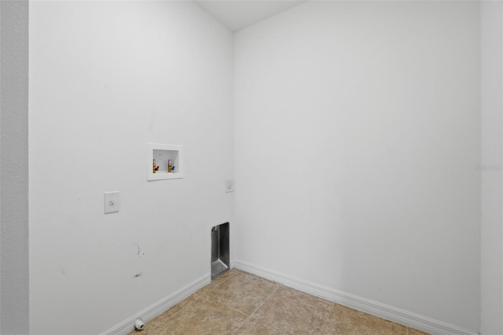 5575 Brilliance Cir Property Photo 38