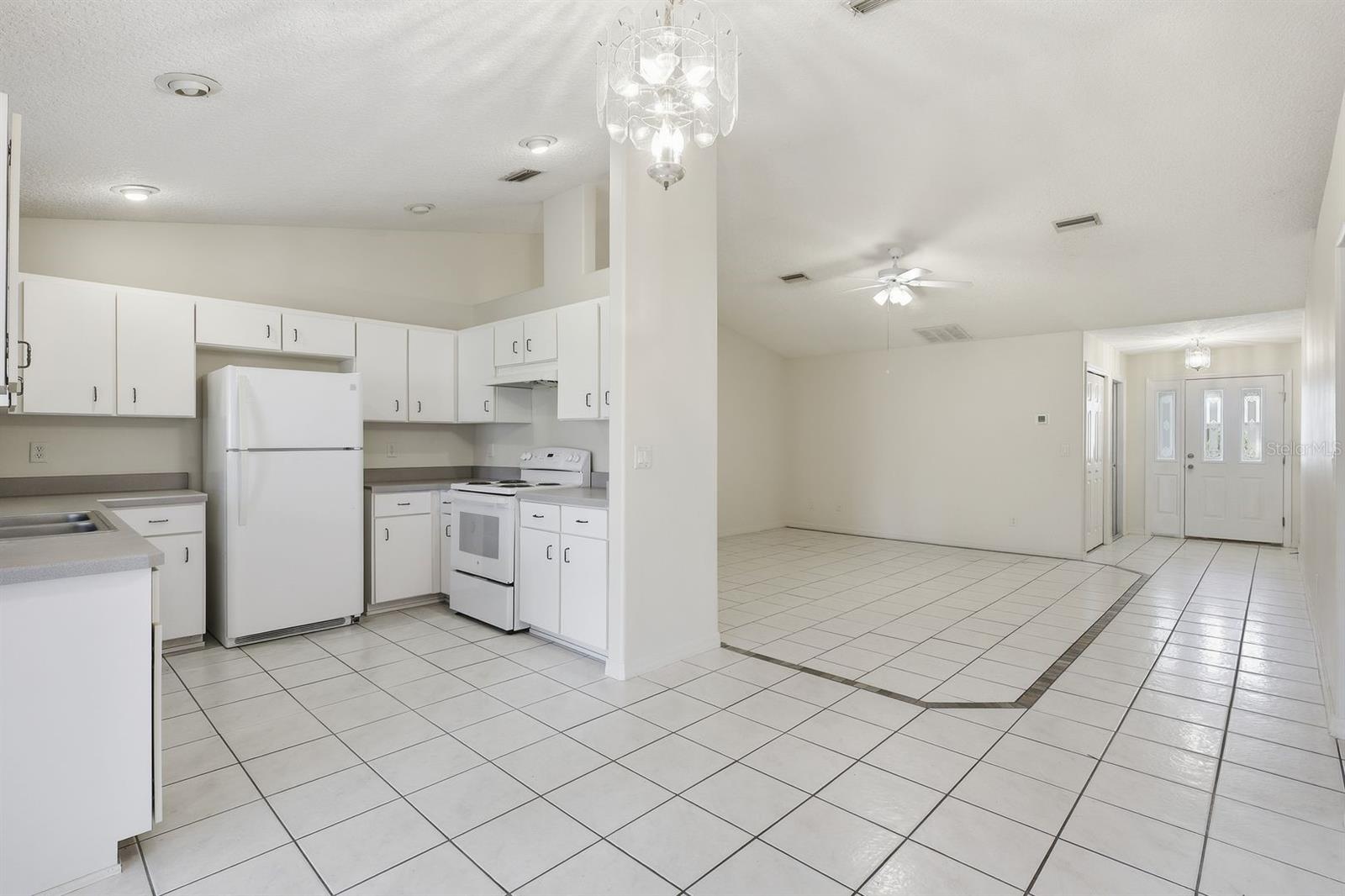 4 Pony Ln #a Property Photo 3
