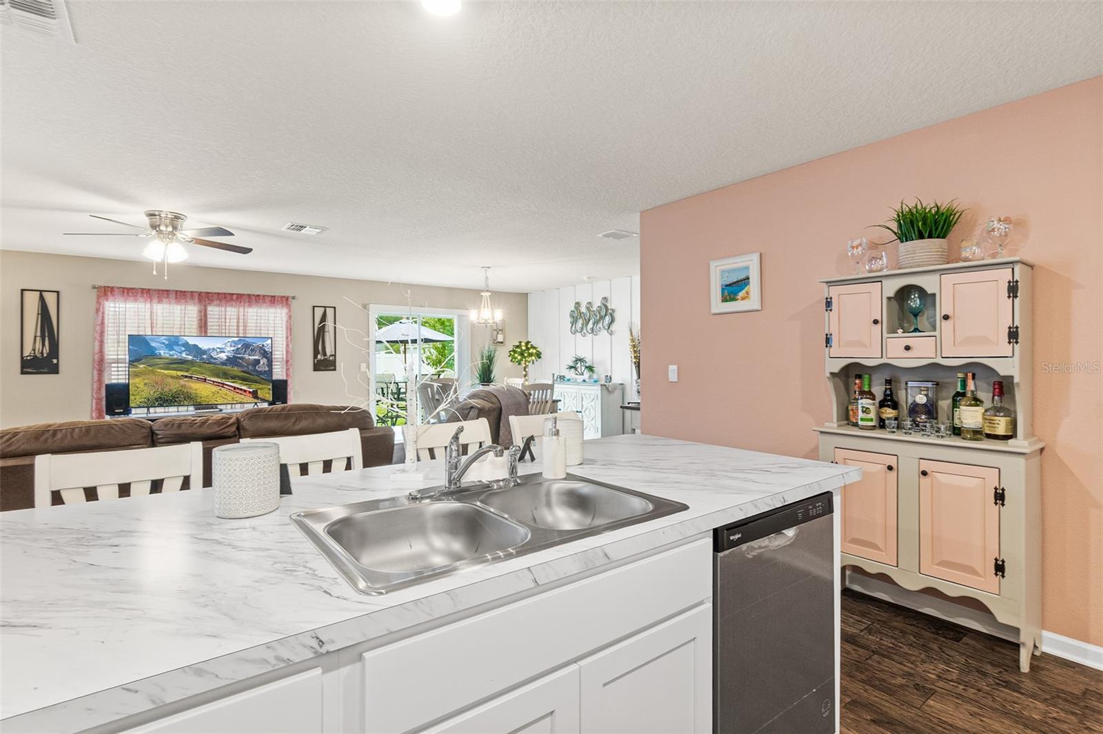 1 Richfield Pl Property Photo 8