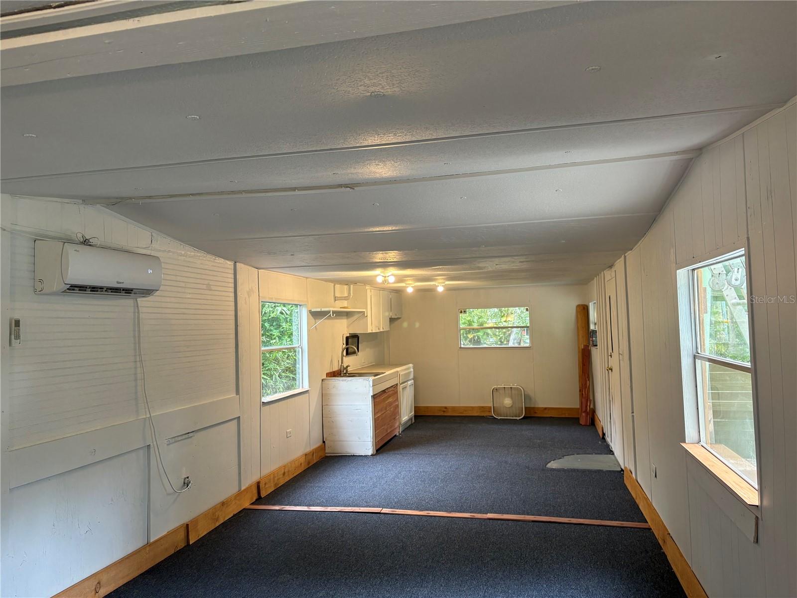 10 Seminole Ave Property Photo 2