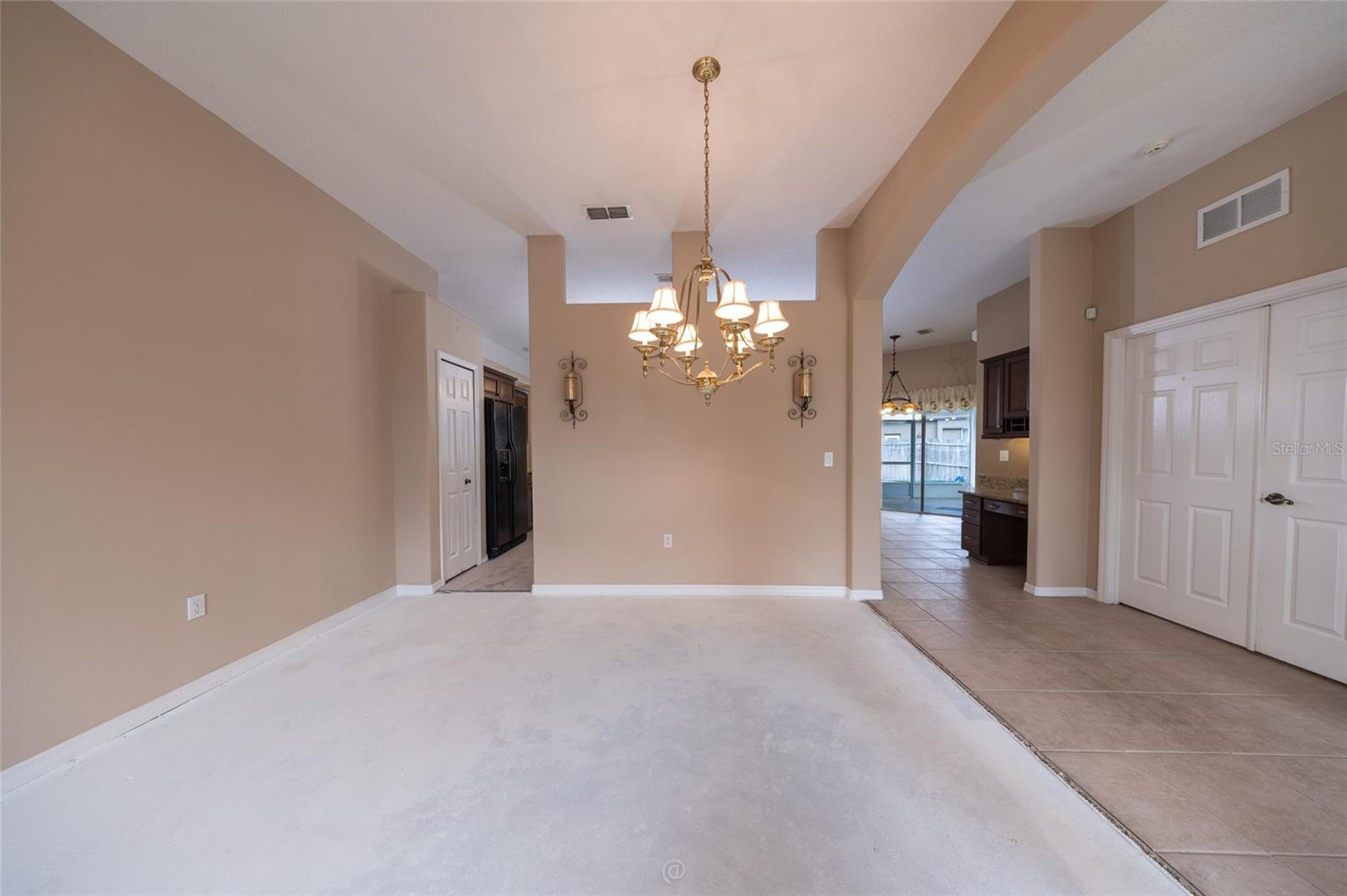 34 Woodholme Ln Property Photo 8