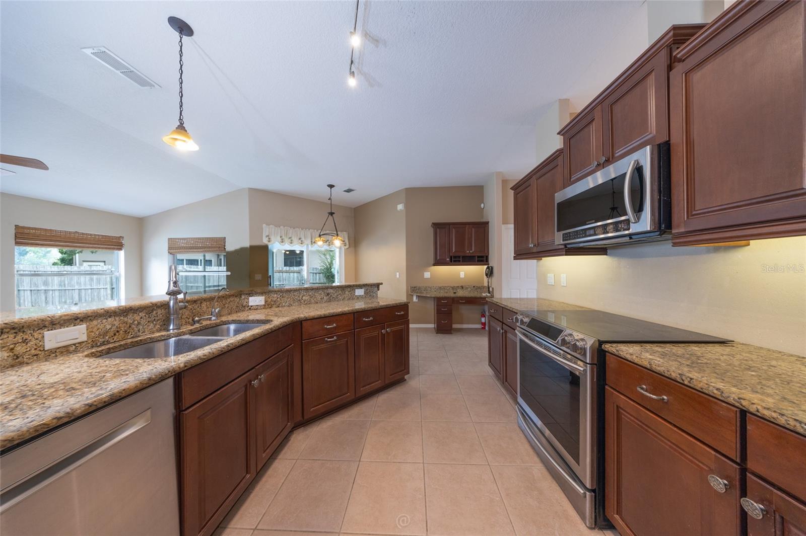 34 Woodholme Ln Property Photo 12