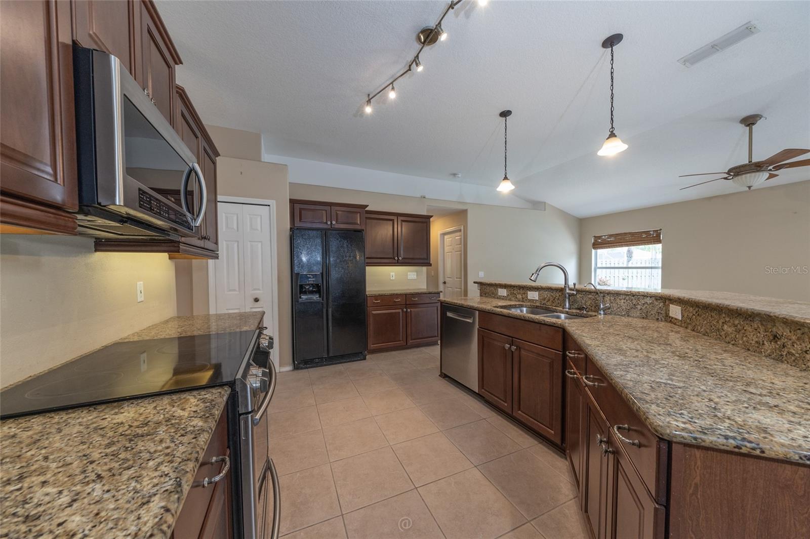 34 Woodholme Ln Property Photo 13