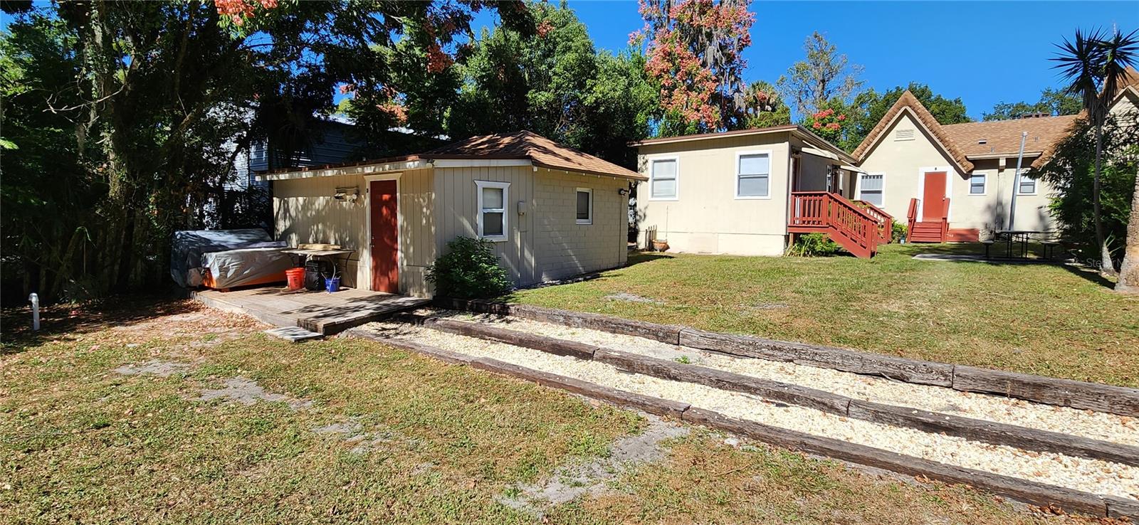 410 W Howry Ave #d Property Photo 1
