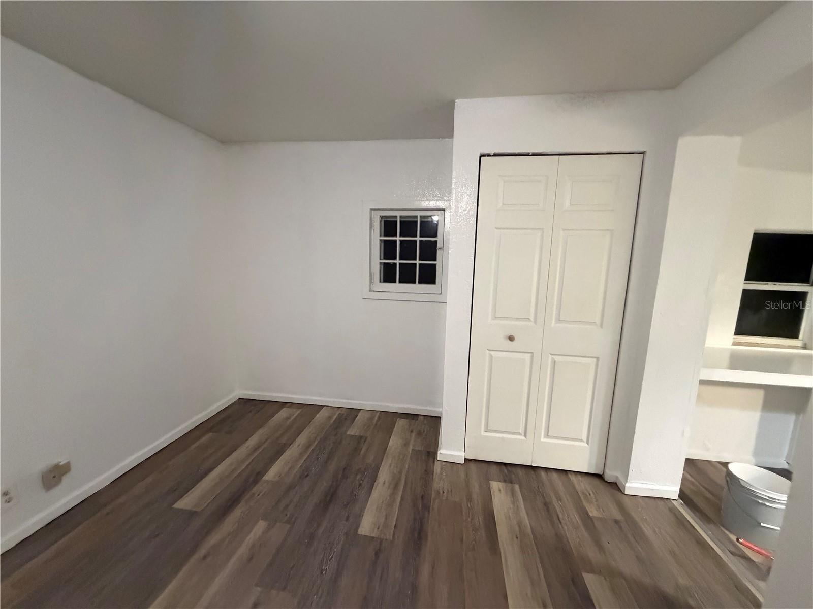 410 W Howry Ave #d Property Photo 3