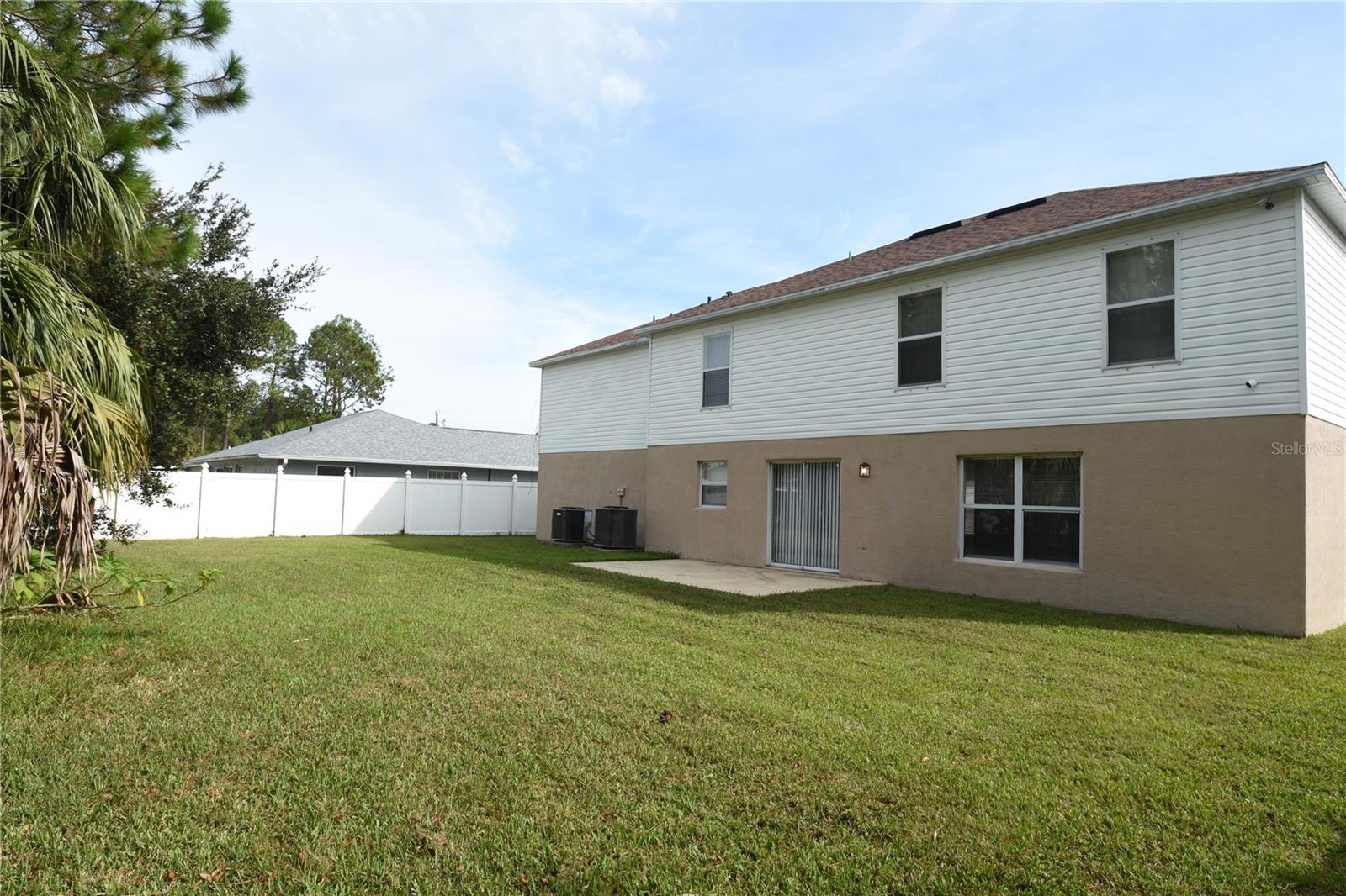 27 Riverdale Ln Property Photo 2