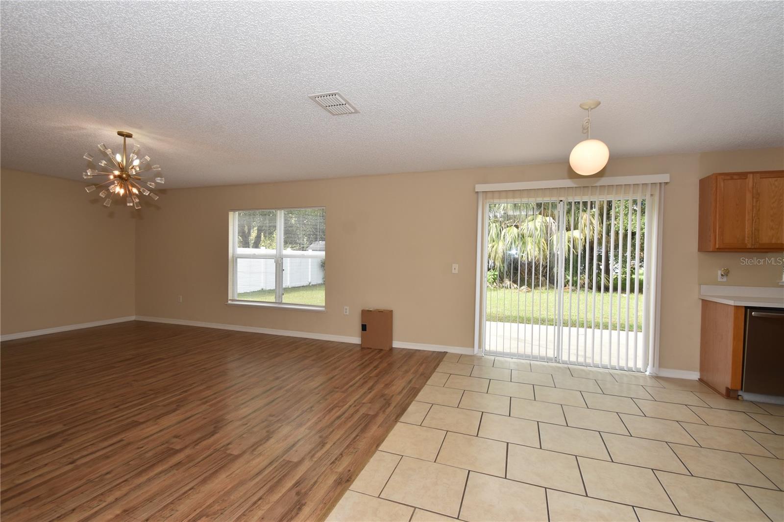 27 Riverdale Ln Property Photo 5