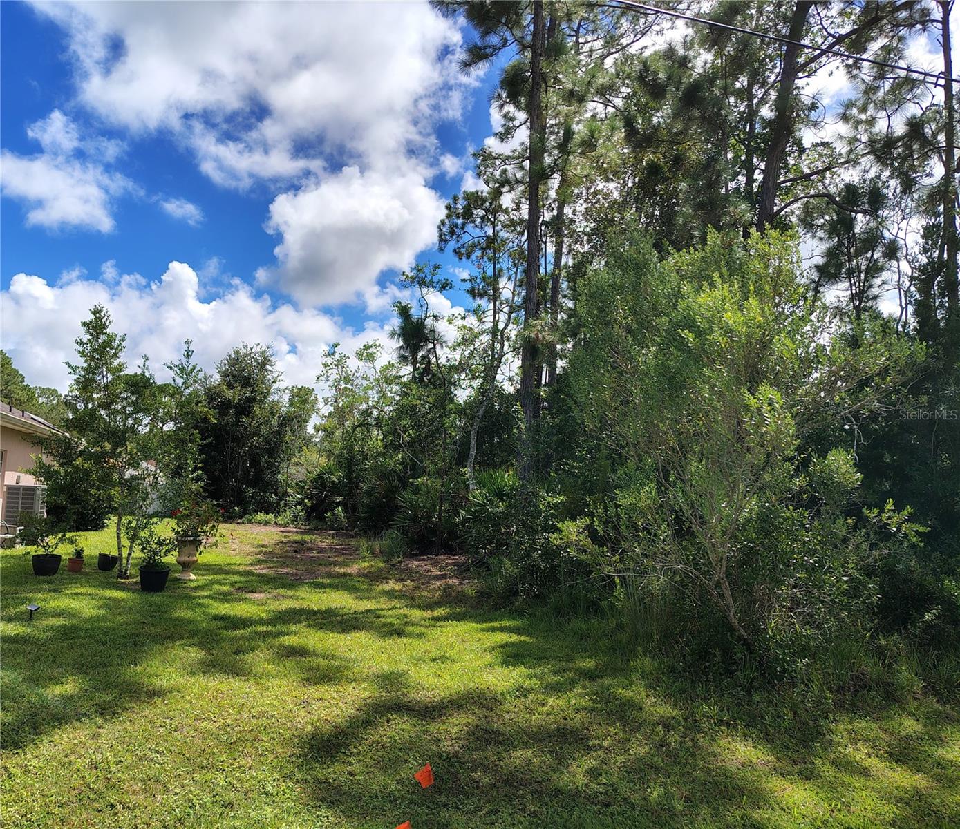 8 RYDING LN Property Photo 1
