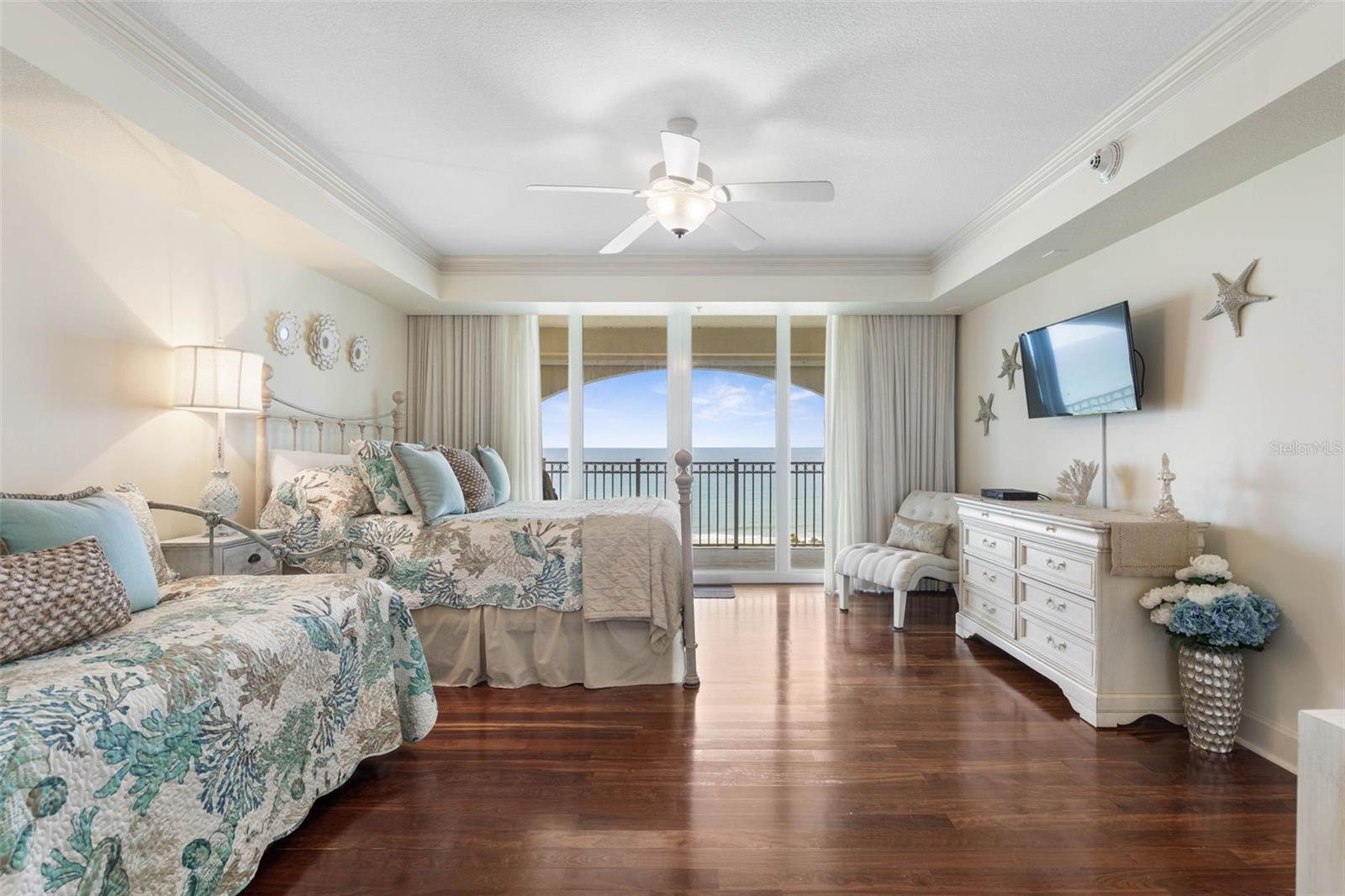 200 Ocean Crest Dr #912 Property Photo 24