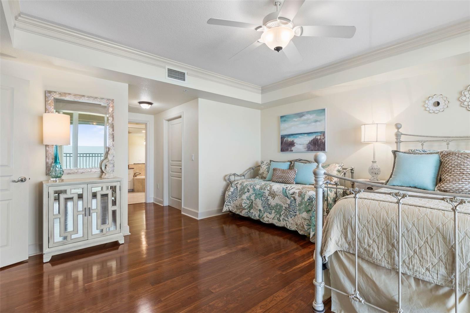 200 Ocean Crest Dr #912 Property Photo 25