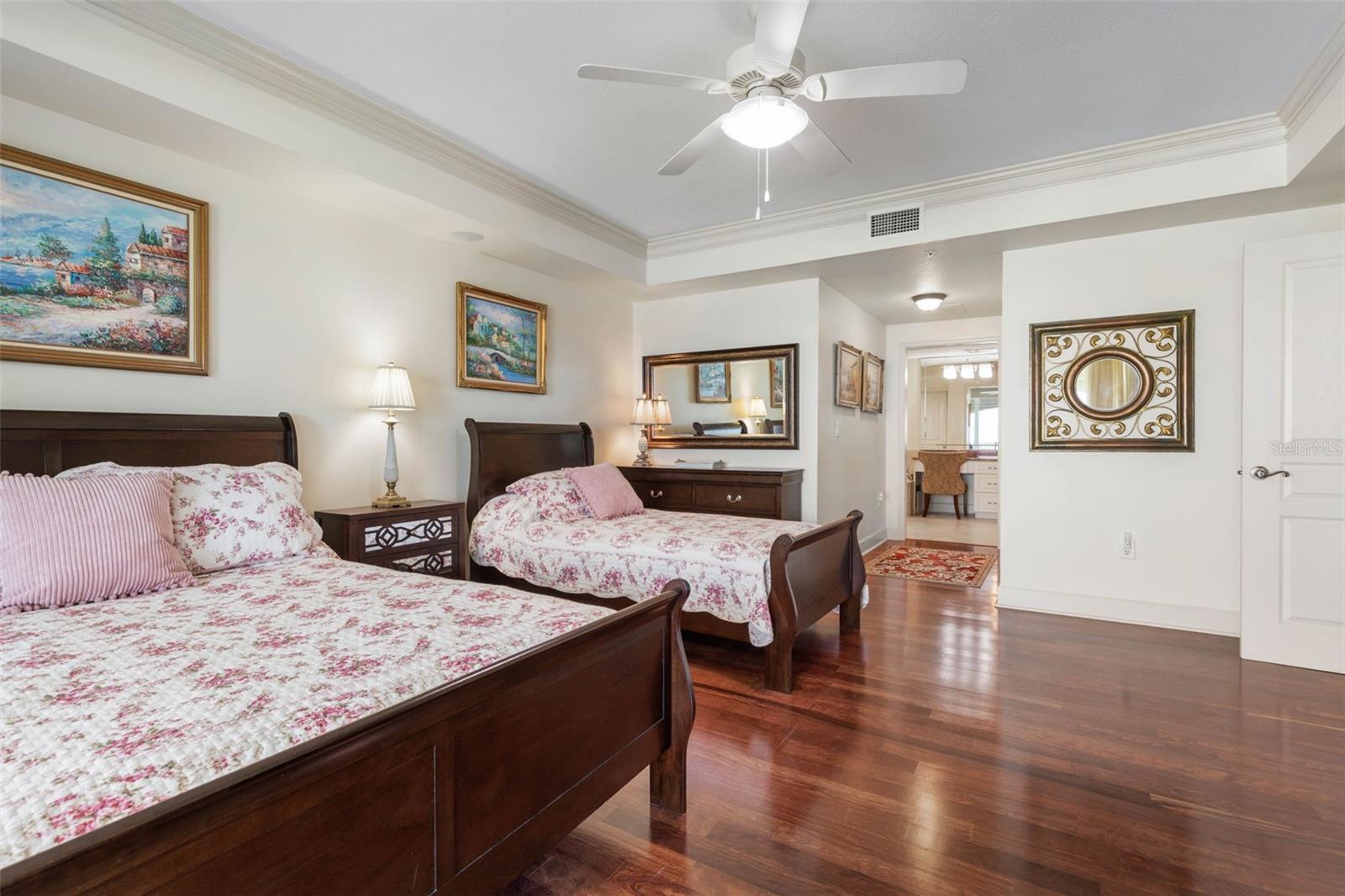 200 Ocean Crest Dr #912 Property Photo 31