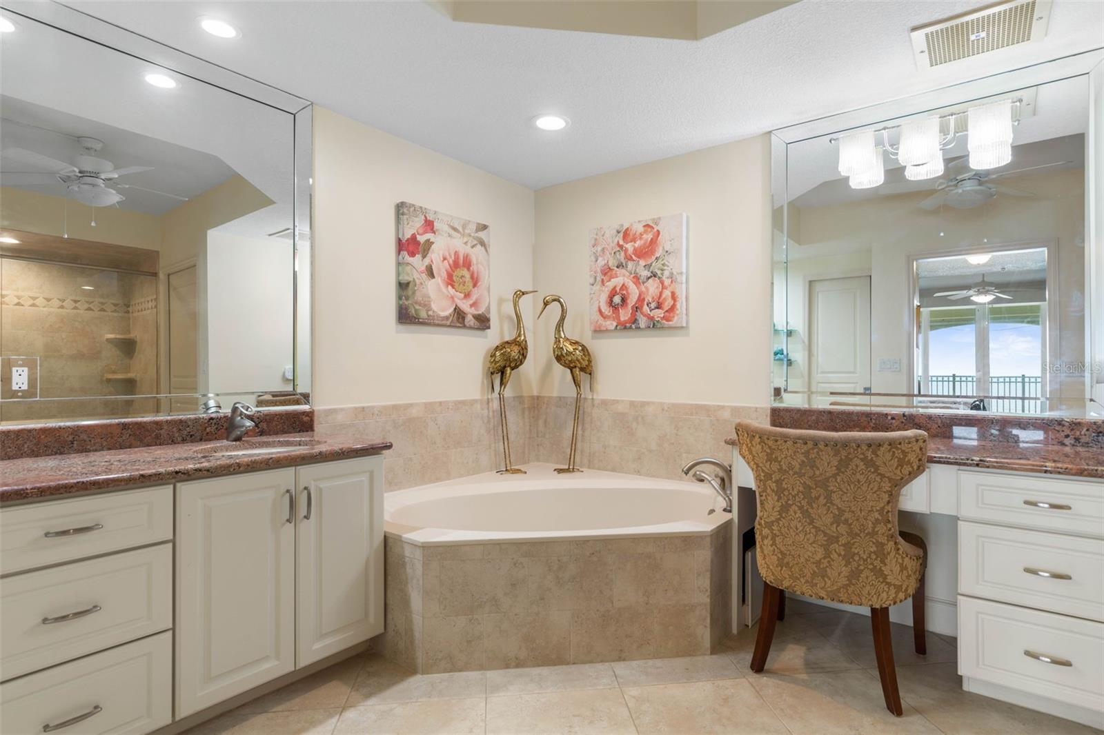200 Ocean Crest Dr #912 Property Photo 33