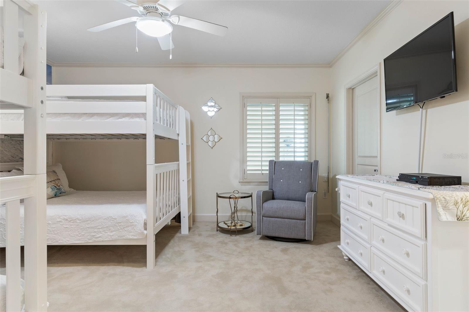 200 Ocean Crest Dr #912 Property Photo 39