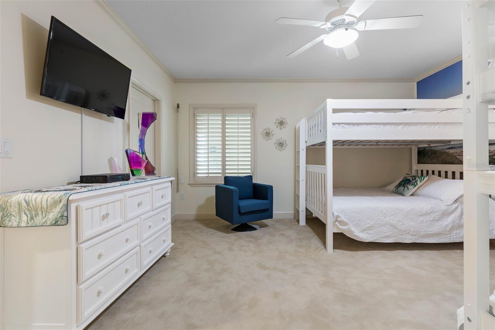 200 Ocean Crest Dr #912 Property Photo 45