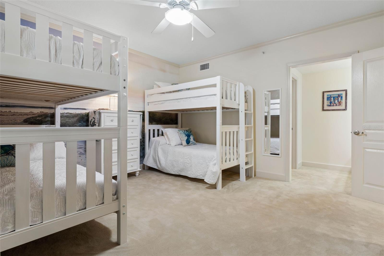200 Ocean Crest Dr #912 Property Photo 46
