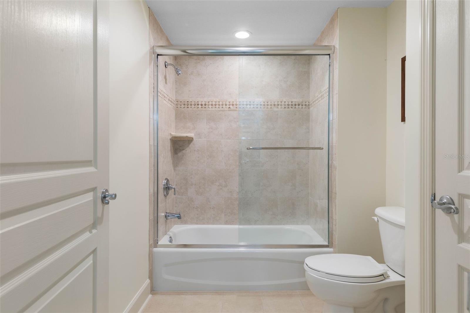 200 Ocean Crest Dr #912 Property Photo 48