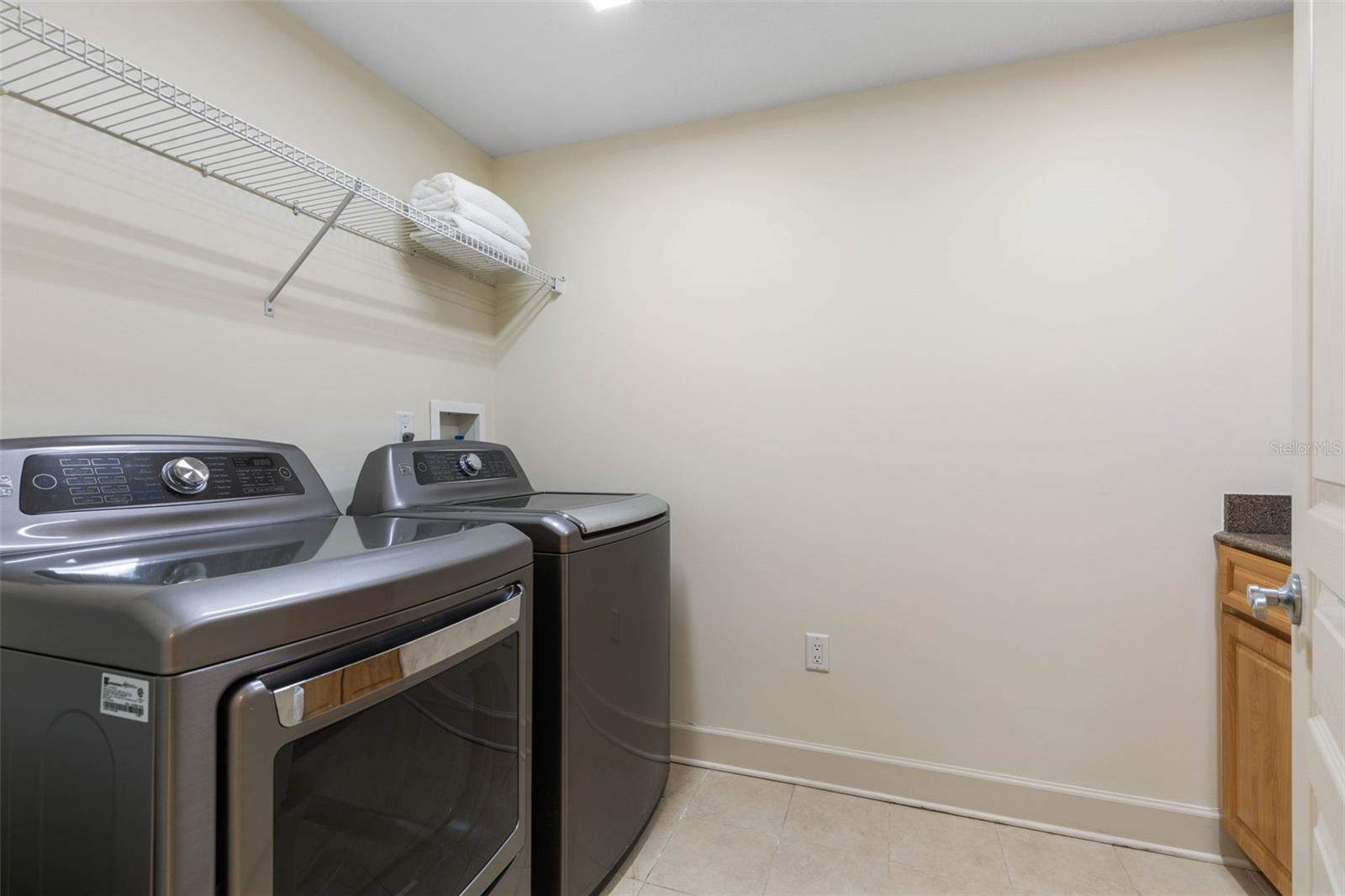 200 Ocean Crest Dr #912 Property Photo 49