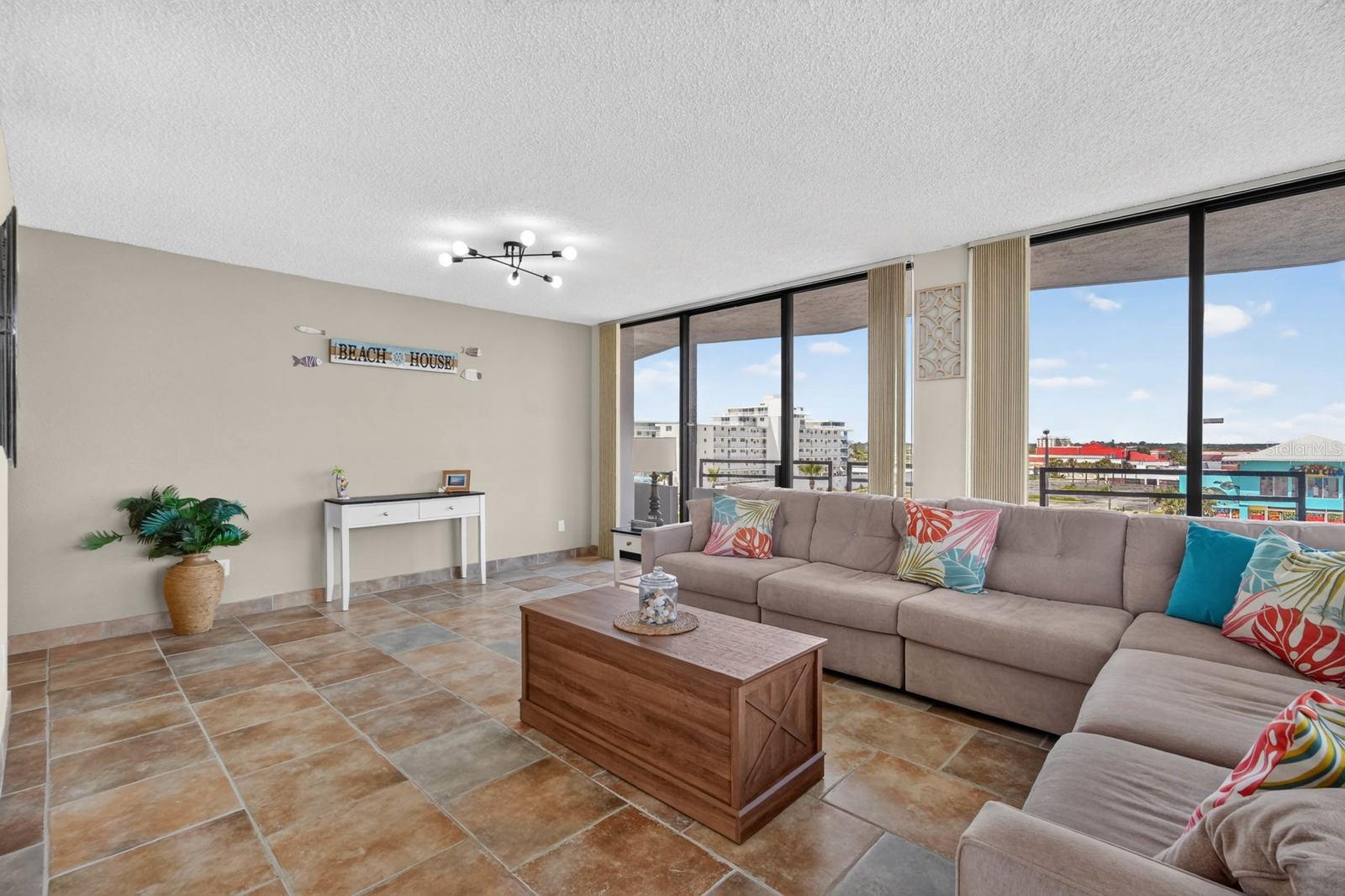 2828 N Atlantic Ave #305 Property Photo 17