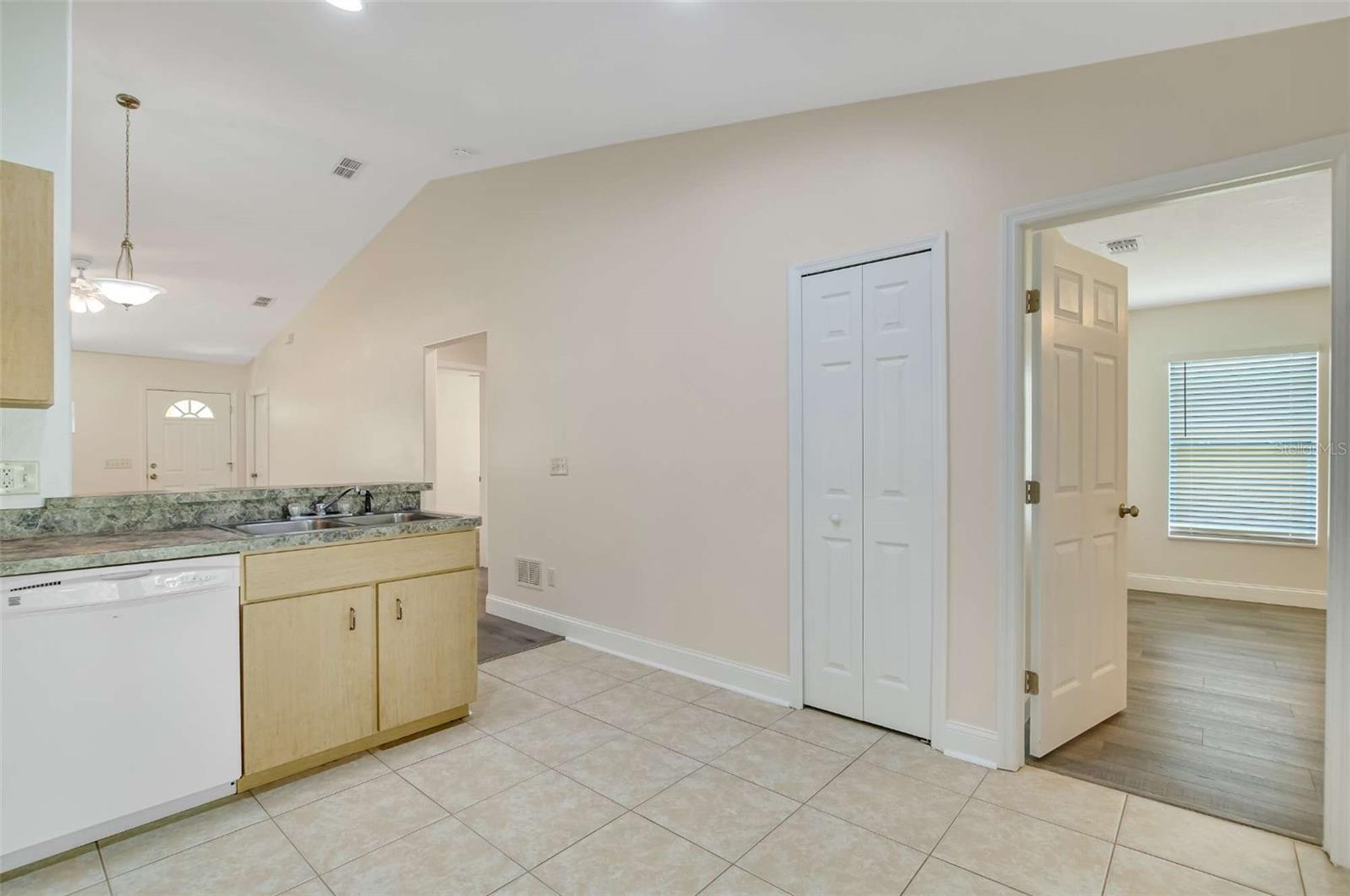 51 Wellwood Ln #a Property Photo 5