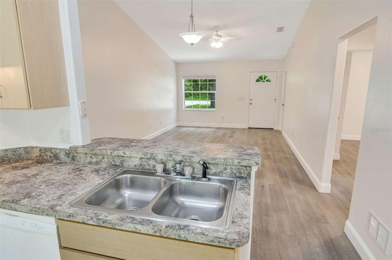 51 Wellwood Ln #a Property Photo 9