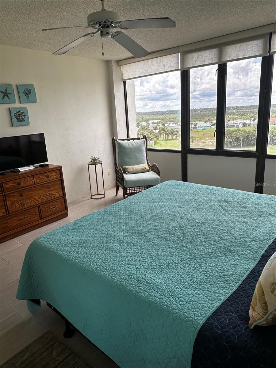 3580 S Oceanshore Blvd #609 Property Photo 14