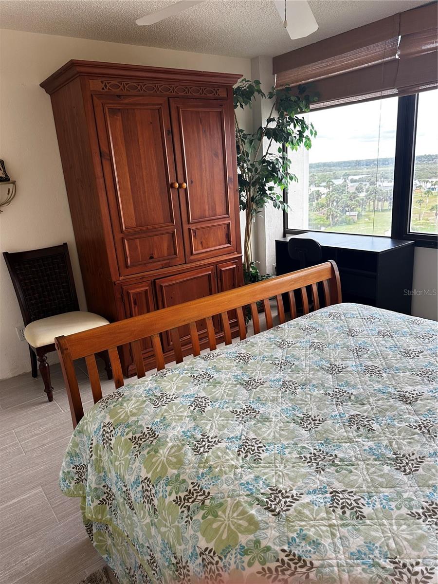 3580 S Oceanshore Blvd #609 Property Photo 17