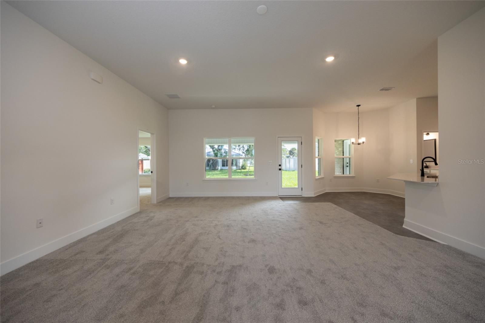 13 Princeton Lane Property Photo 7