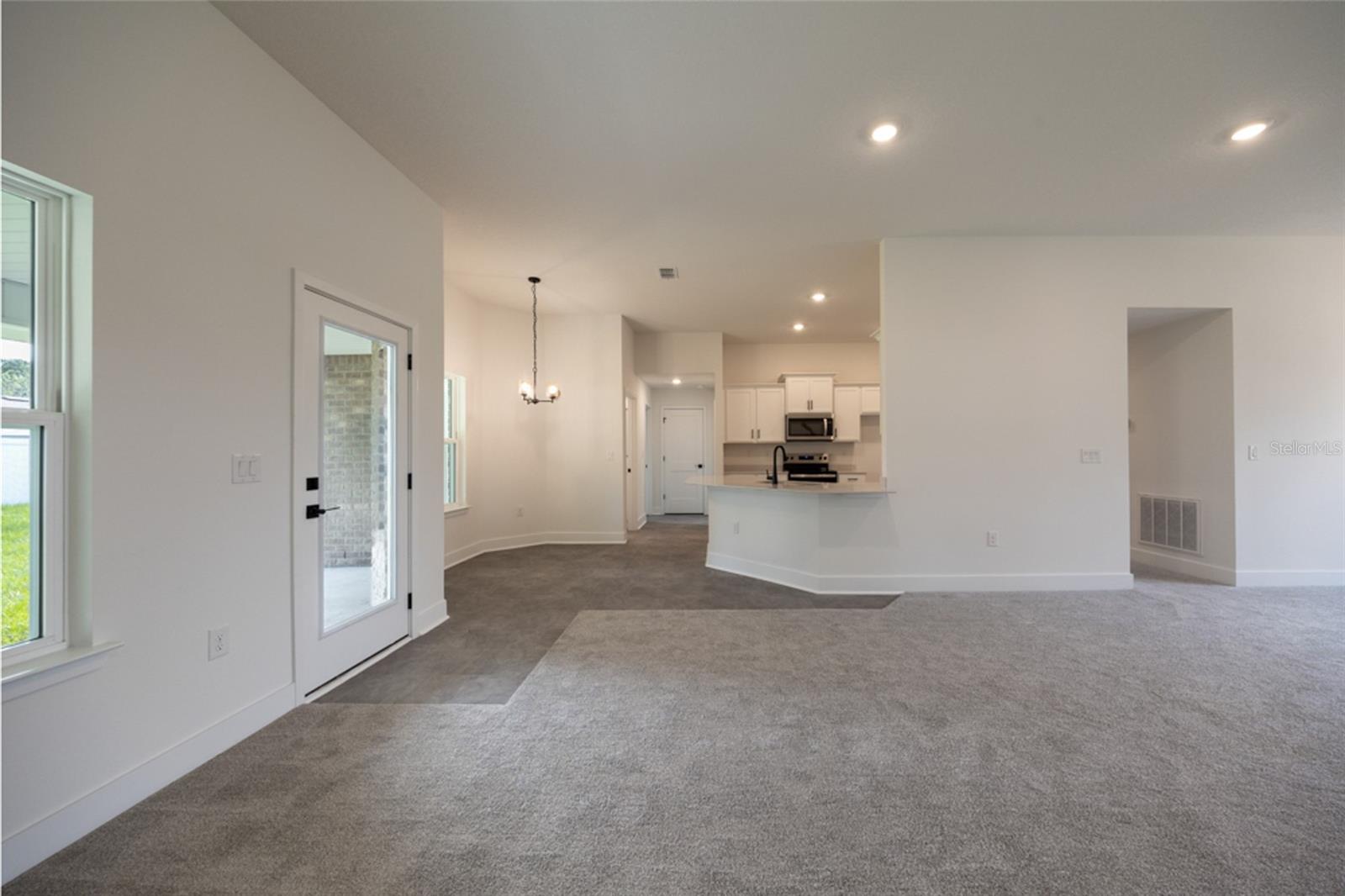13 Princeton Lane Property Photo 8