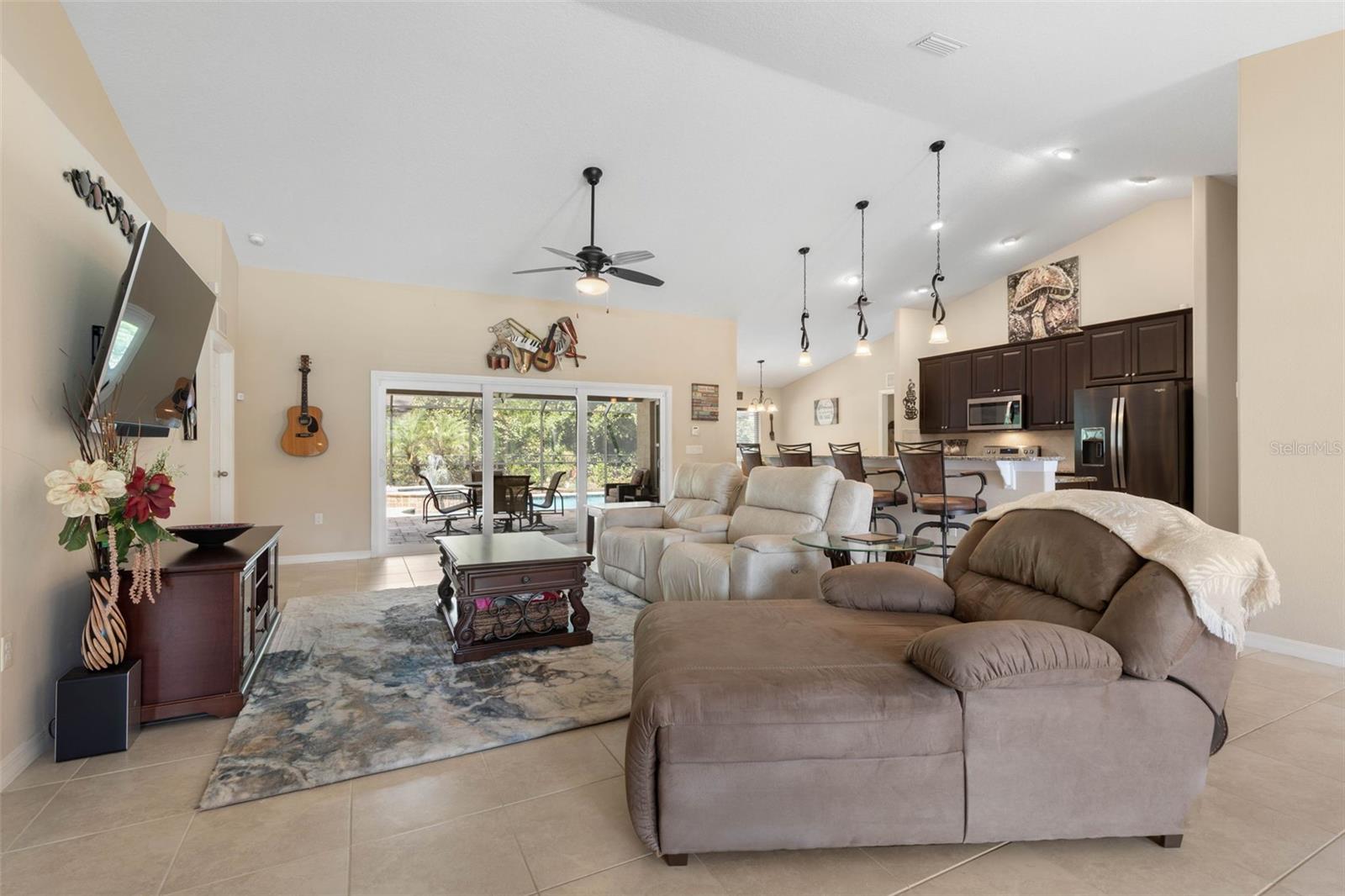 4 Edge Pl Property Photo 12