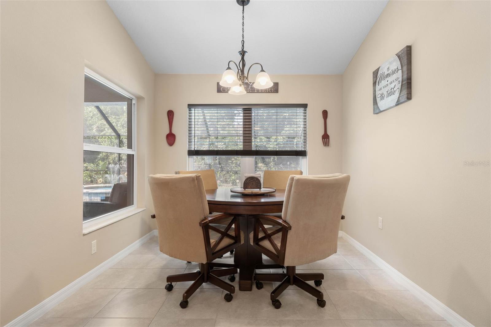4 Edge Pl Property Photo 15
