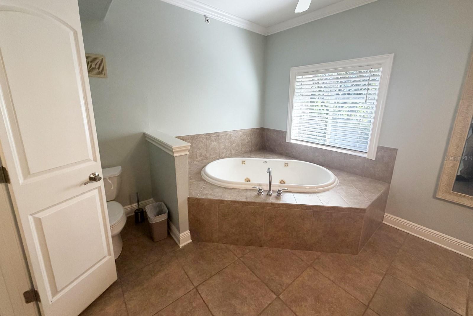112 Club House Dr #102 Property Photo 26