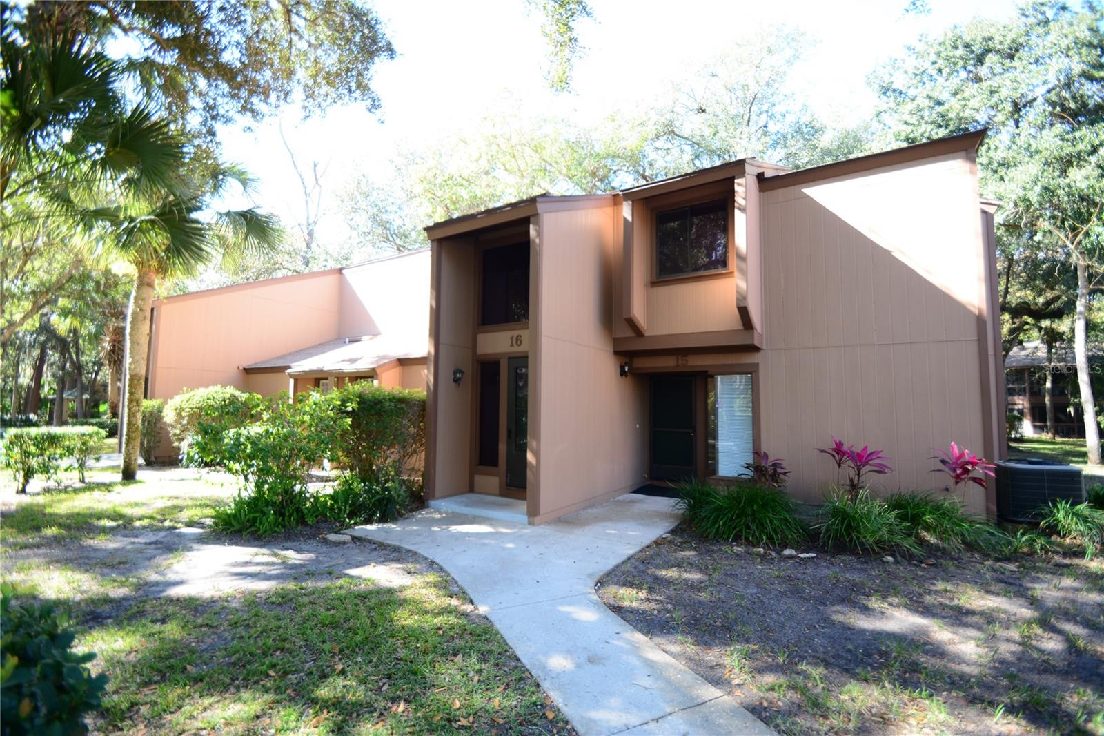 16 OAKMONT CT #16 Property Photo 1