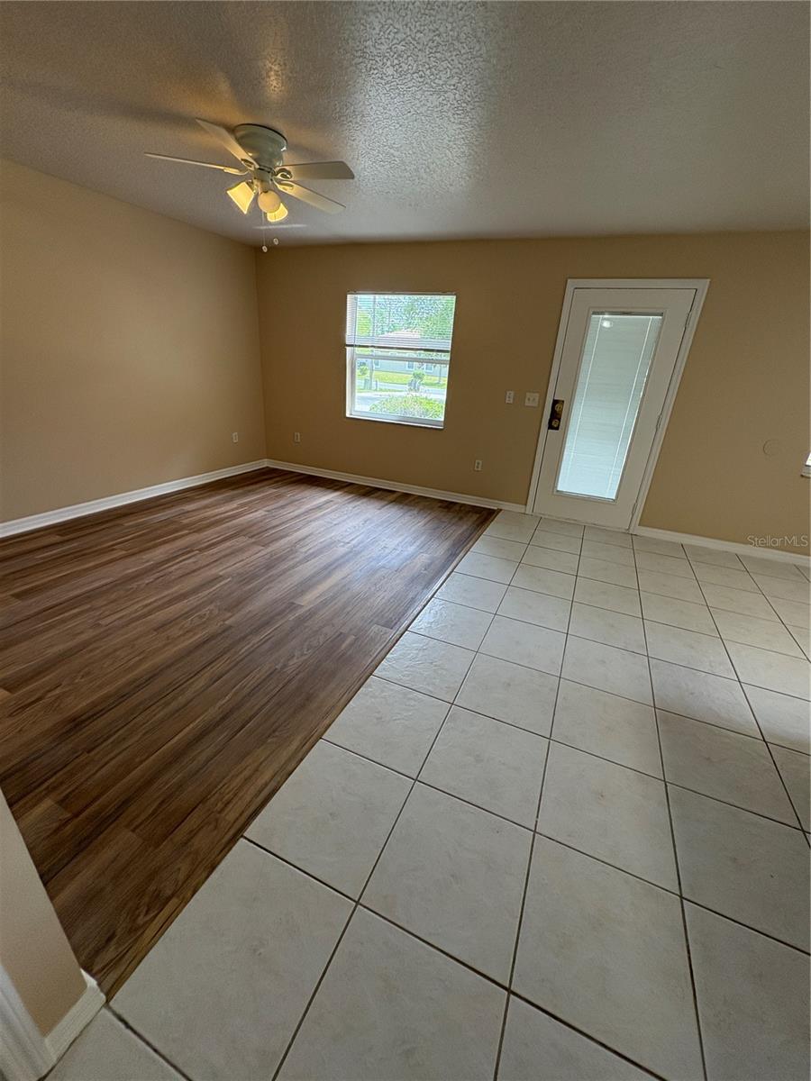 47 Eton Ln #a Property Photo 6