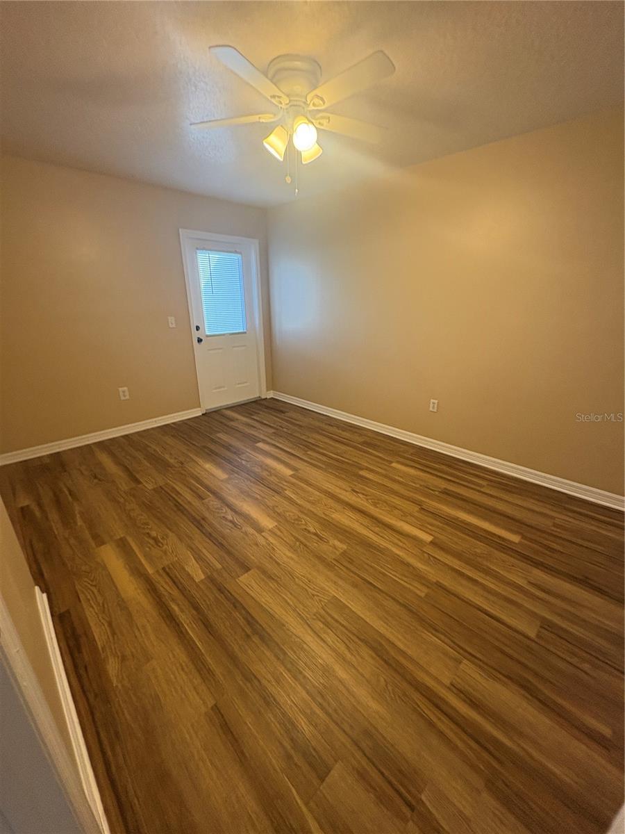 47 Eton Ln #a Property Photo 8