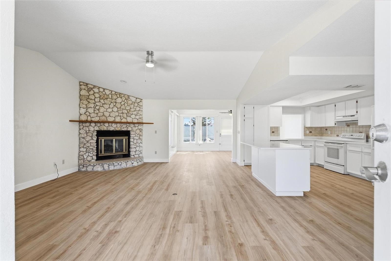 33 E Sea Harbor Property Photo 7
