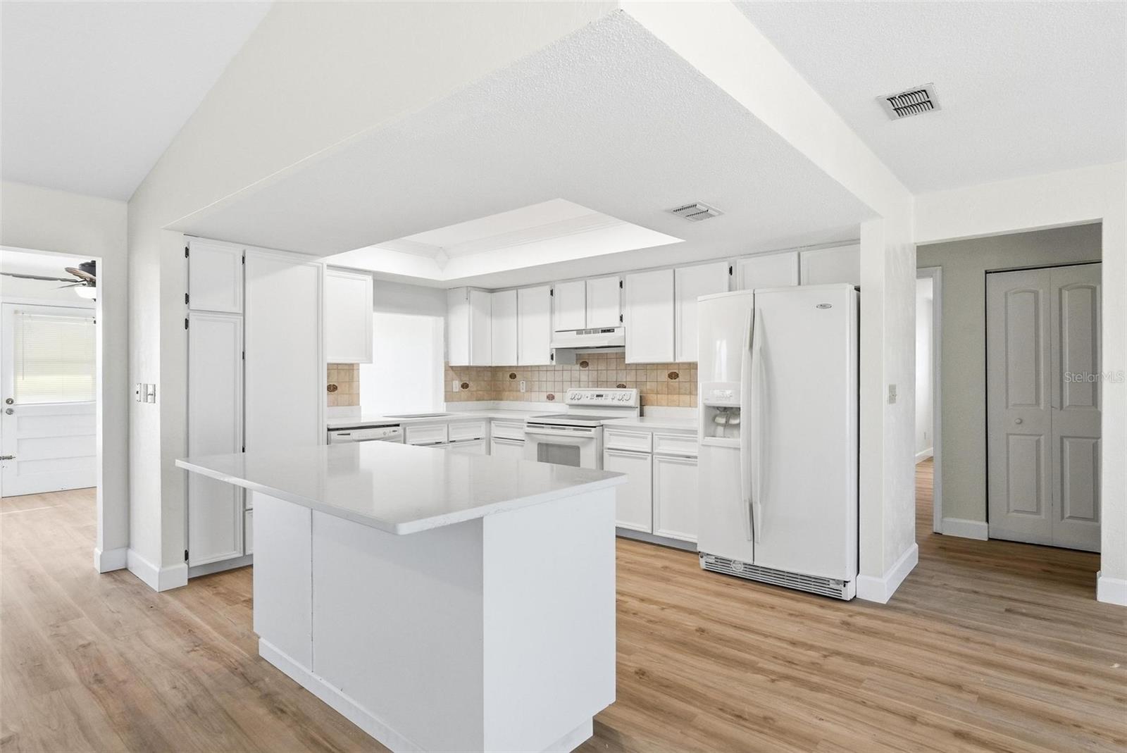 33 E Sea Harbor Property Photo 11