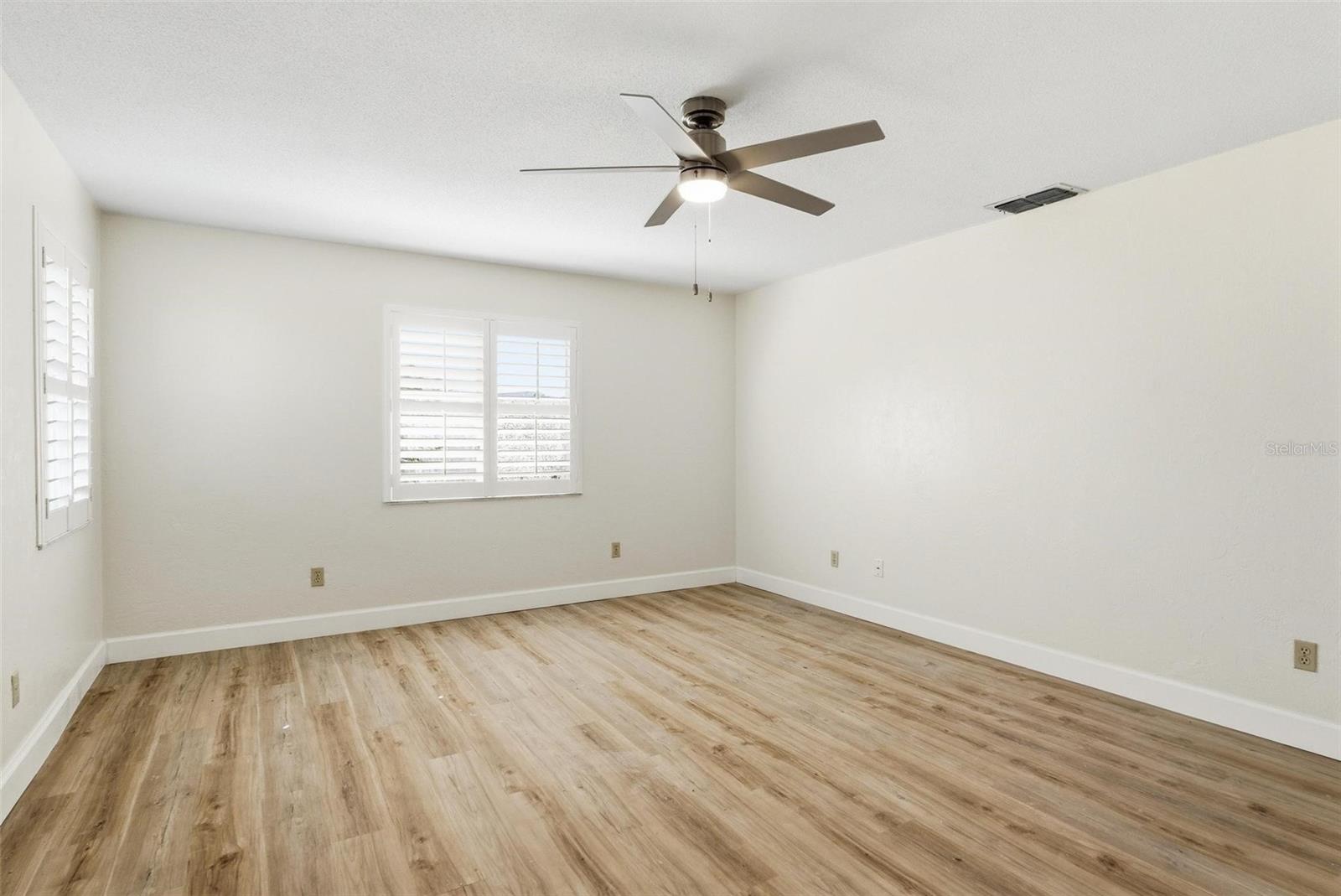 33 E Sea Harbor Property Photo 24