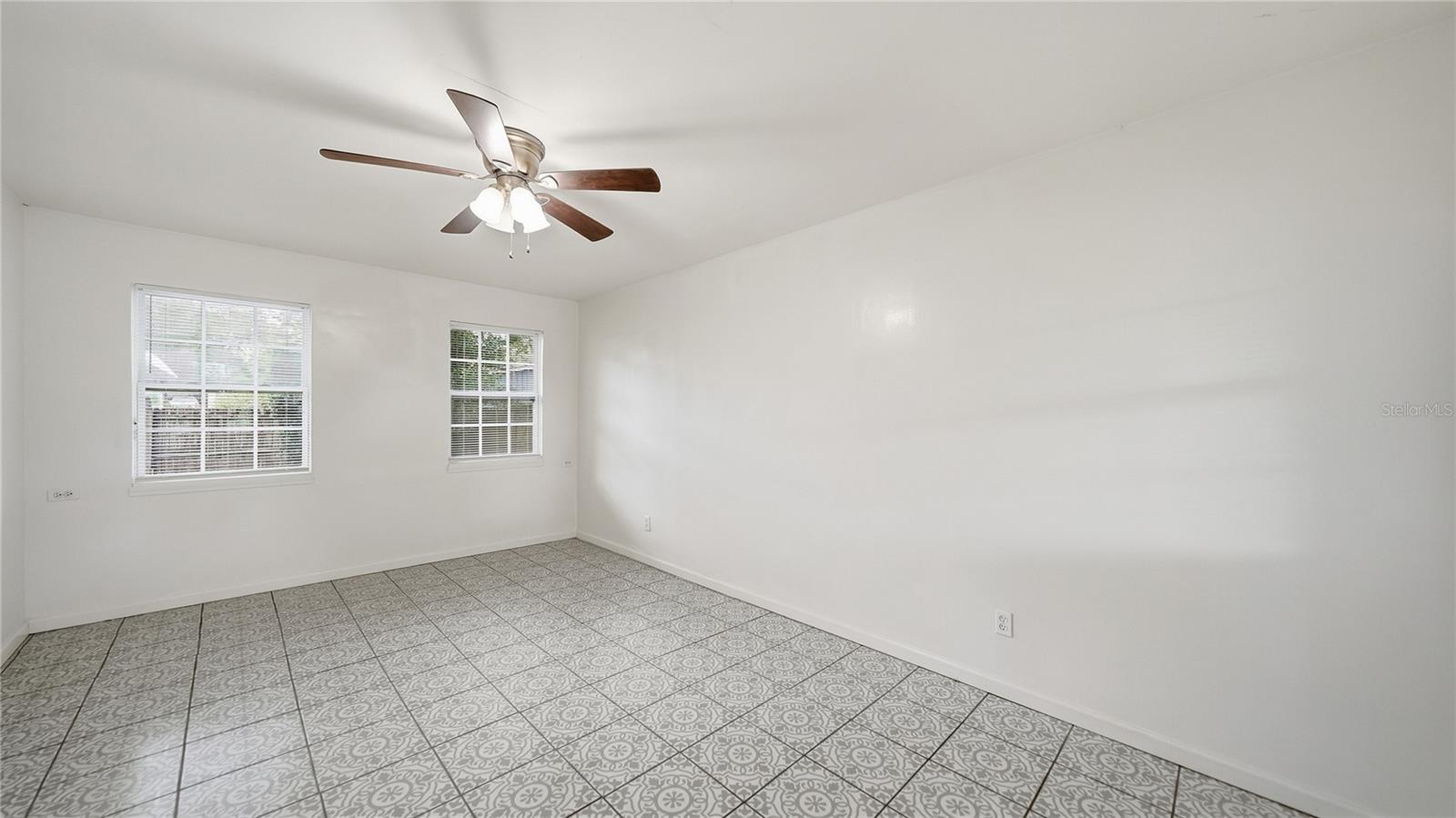134 Shores Blvd Property Photo 17