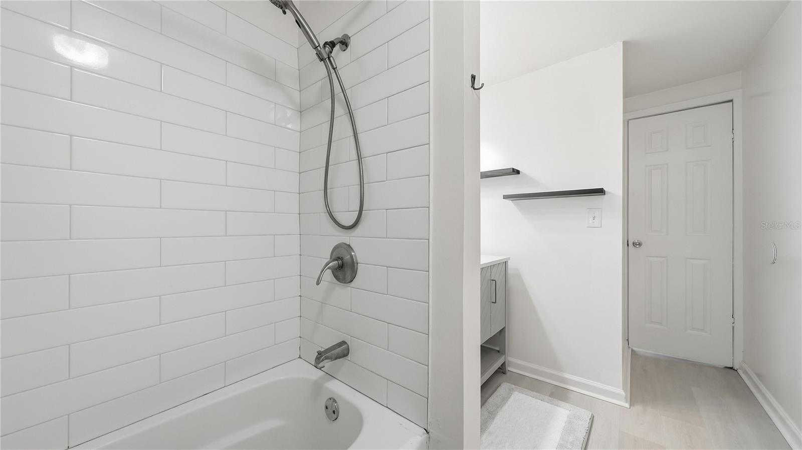 134 Shores Blvd Property Photo 22
