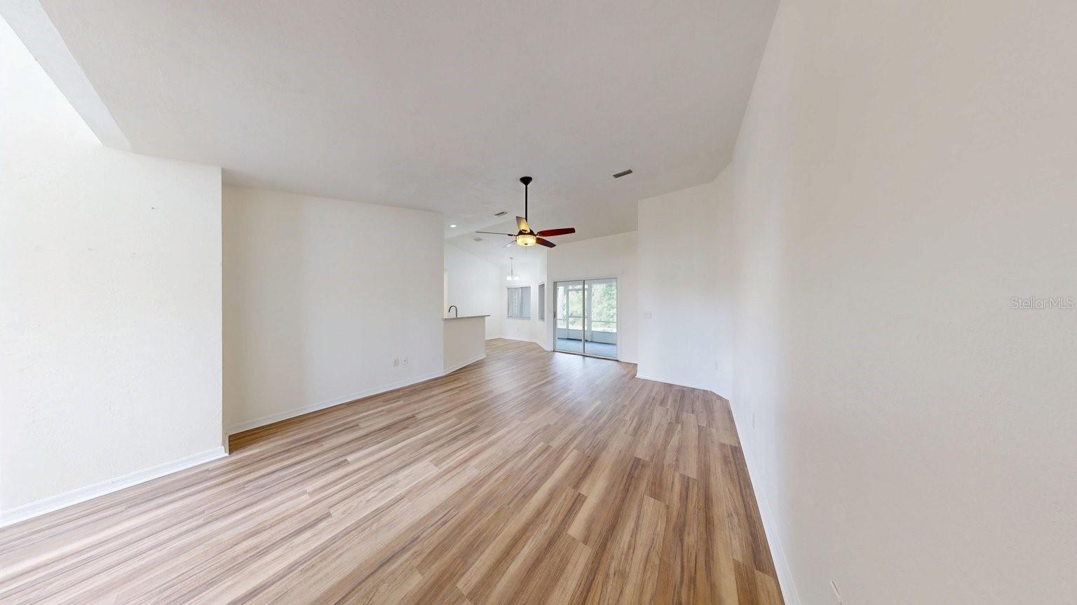 20 Russell Dr Property Photo 4