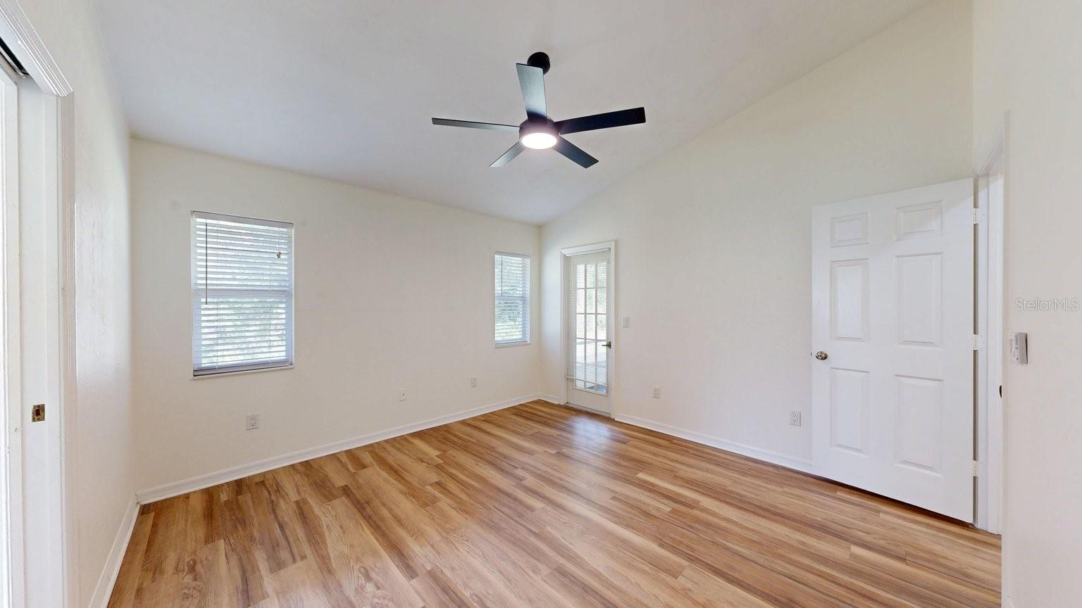 20 Russell Dr Property Photo 11