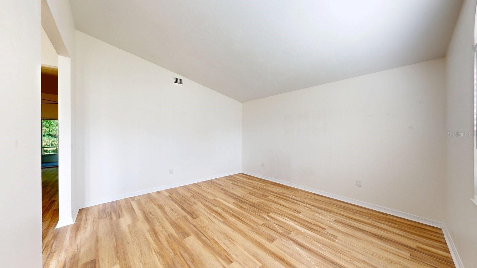 20 Russell Dr Property Photo 13