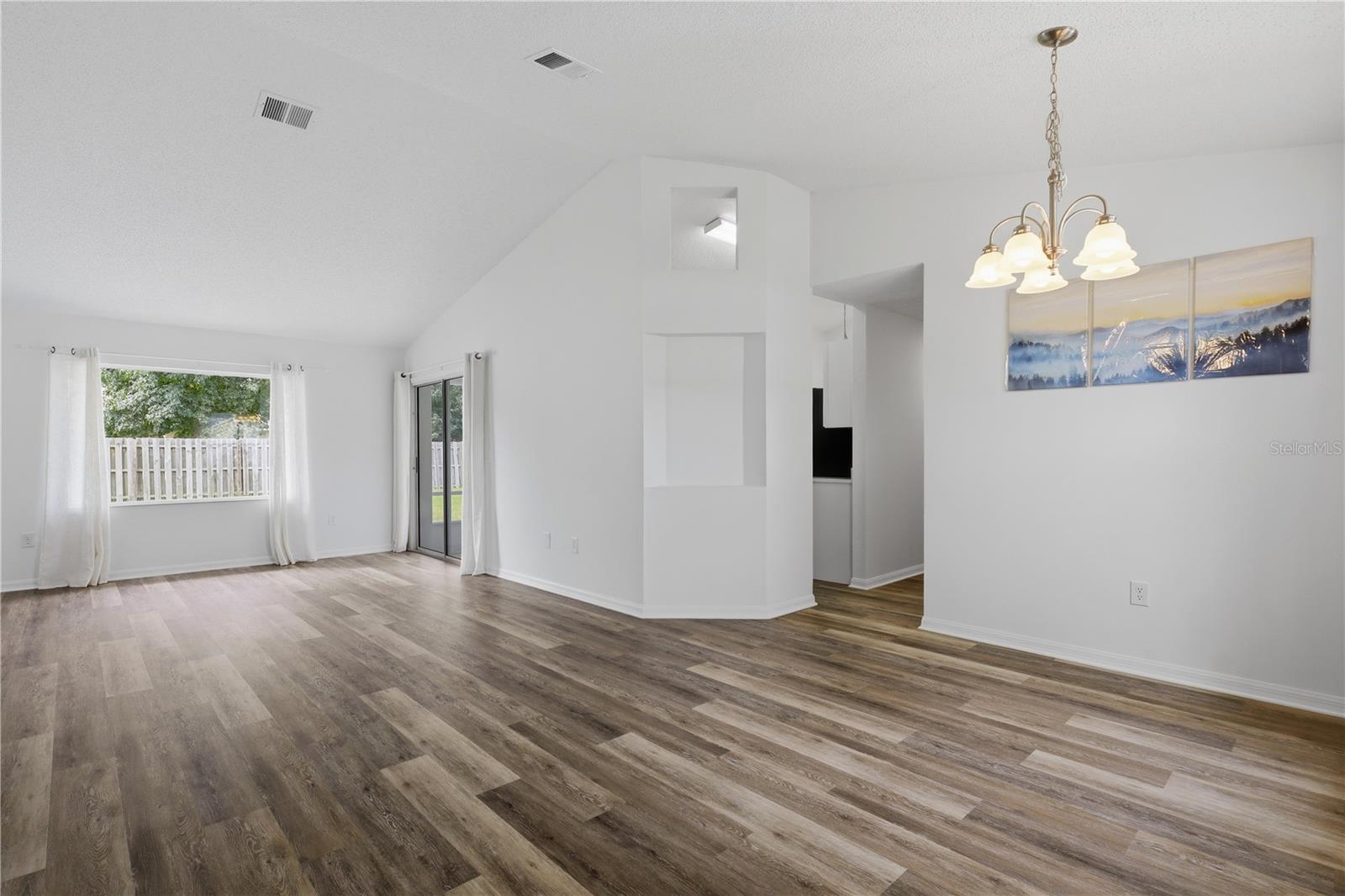 7 Palm Leaf Ln Property Photo 2