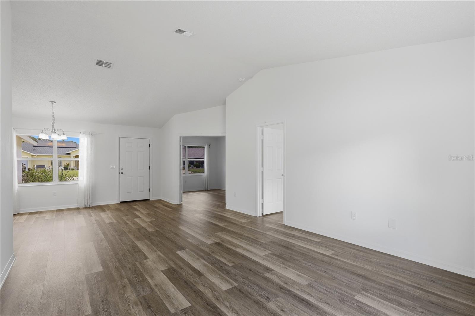 7 Palm Leaf Ln Property Photo 6