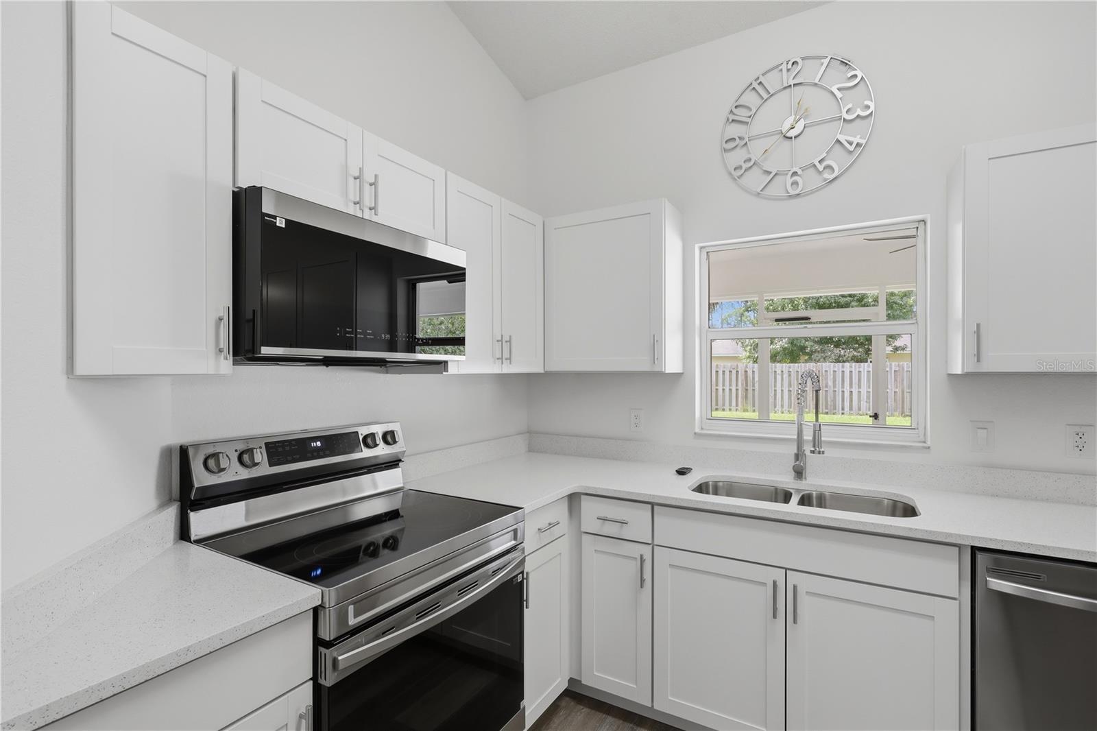 7 Palm Leaf Ln Property Photo 10
