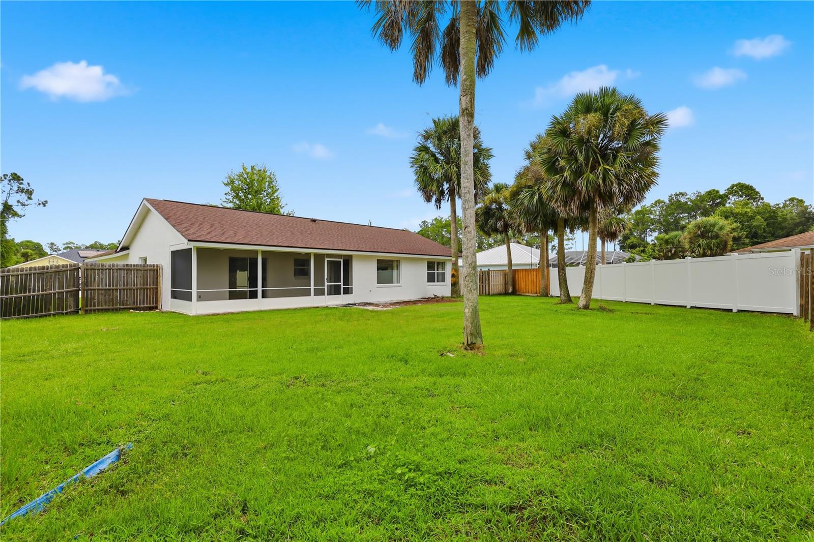 7 Palm Leaf Ln Property Photo 15